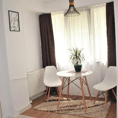 Dristor - Foarte Curat Si Frumos Apartamento Bucarest