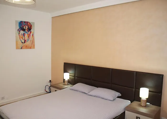 Dristor - Foarte Curat Si Frumos Apartmán Bukurešť